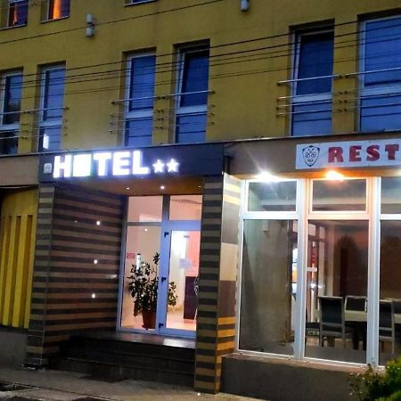 Hotel Riga Arad Bagian luar foto