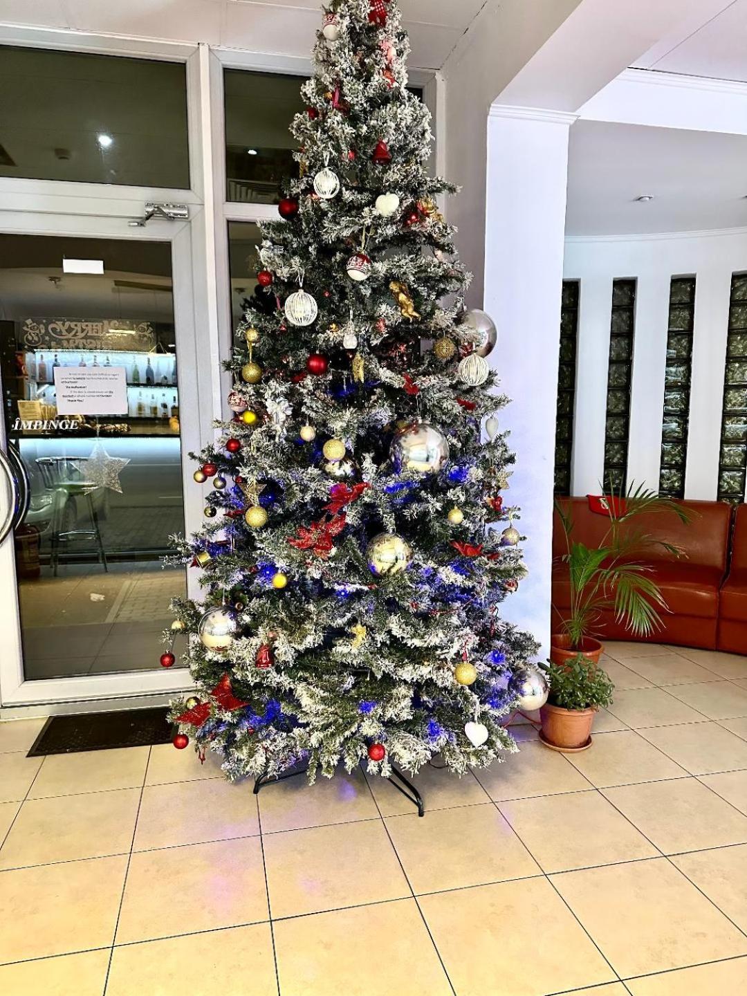 Hotel Riga Arad Bagian luar foto