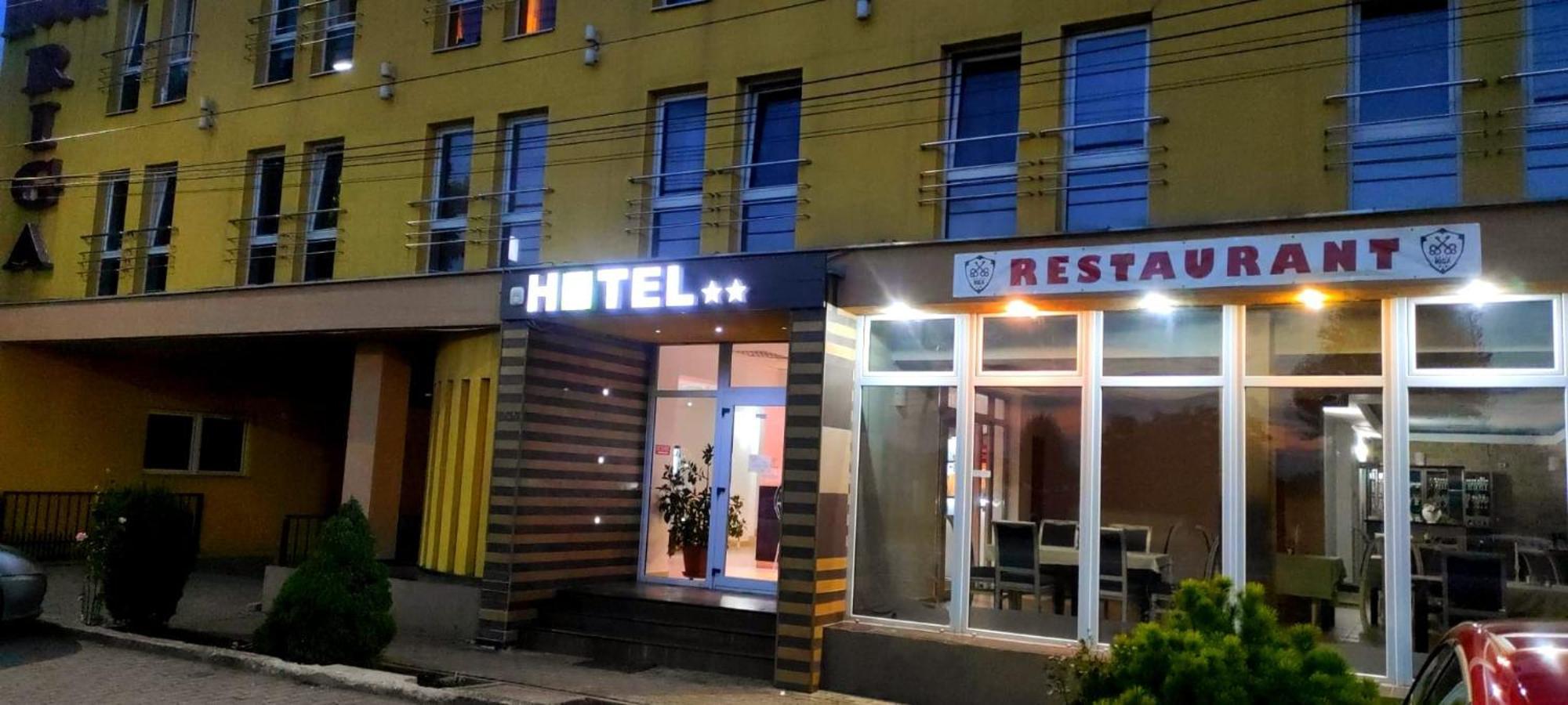 Hotel Riga Arad Bagian luar foto
